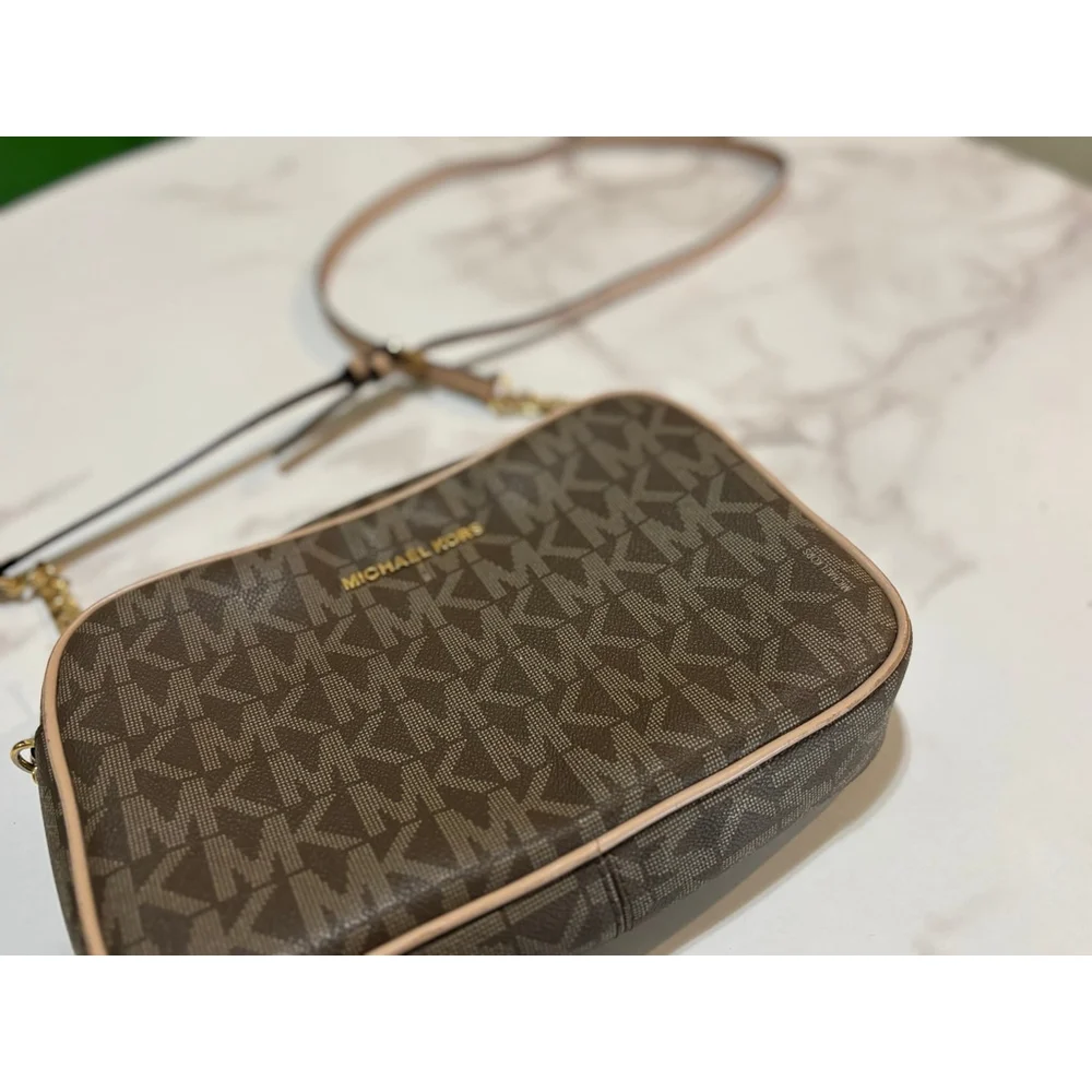 Michael Kors Jet Set bag - Picture 2 of 6